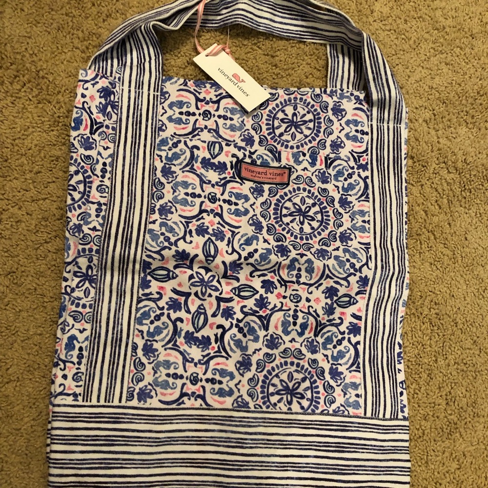 vineyard vines beach bag